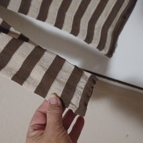 Ellen Tracy, Scoop Neck Gold and Brown stretch pullover. Sz. S. - Picture 4 of 5